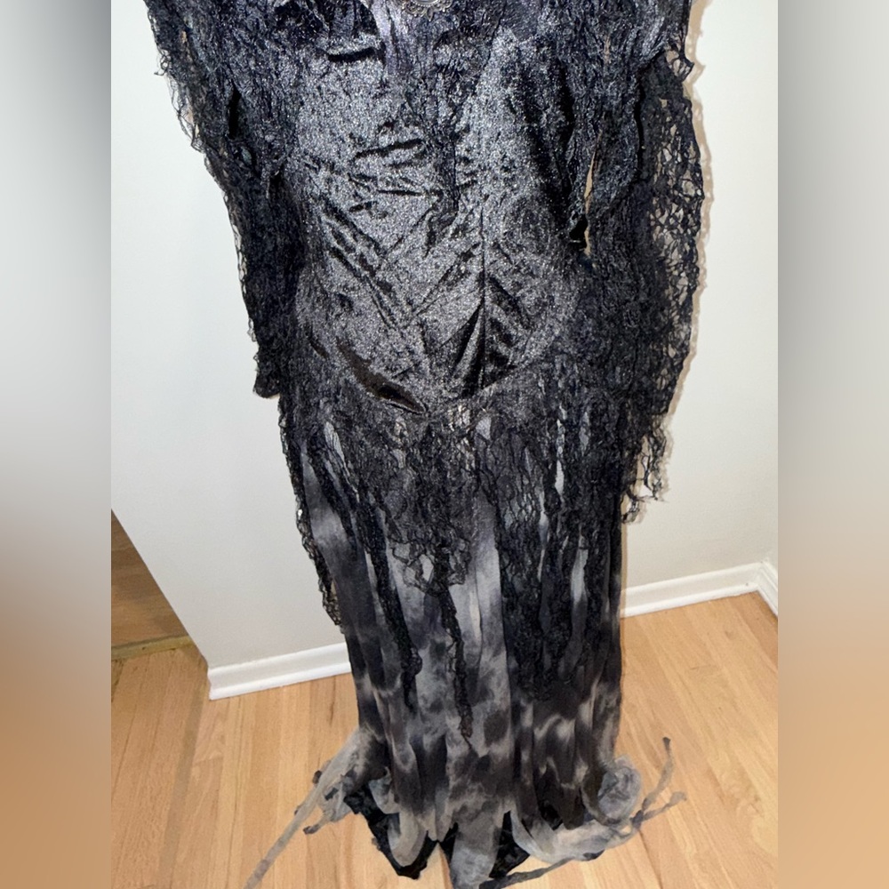 Cementery Bride Strapless Black and Gray Dress - Picture 4 of 8